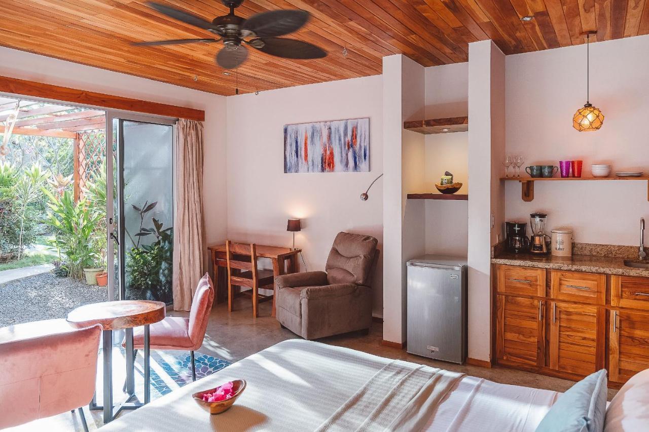 Iluminar Beachfront Suites Nosara Exterior photo